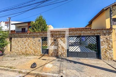 Fachada de casa à venda com 3 quartos, 174m² em Parque dos Passaros, São Bernardo do Campo