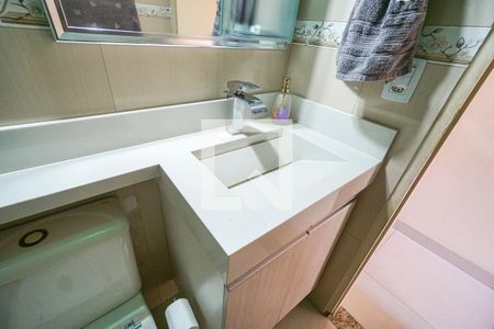 Banheiro da suíte de casa de condomínio à venda com 3 quartos, 115m² em Penha de França, São Paulo