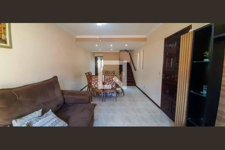 Sala de Estar de casa à venda com 4 quartos, 125m² em Santo Antônio, Osasco