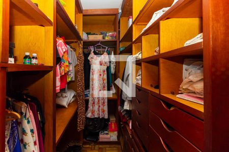 Closet do quarto 1 de casa à venda com 3 quartos, 130m² em Vila Tolstoi, São Paulo