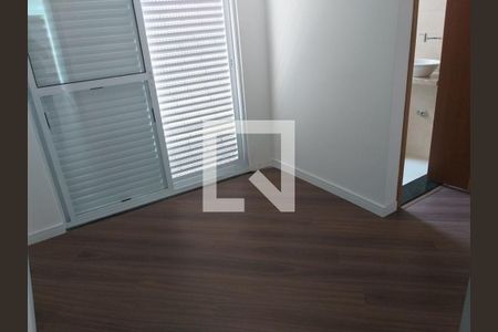 Casa à venda com 3 quartos, 204m² em Vila Costa Melo, São Paulo