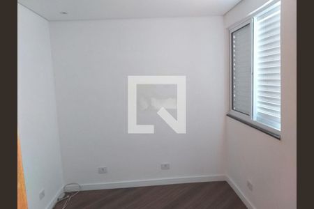 Casa à venda com 3 quartos, 204m² em Vila Costa Melo, São Paulo