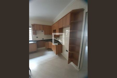Casa à venda com 3 quartos, 130m² em Vila Tolstoi, São Paulo