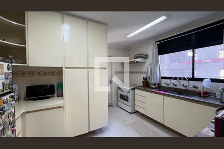 Cozinha de apartamento à venda com 4 quartos, 203m² em Cerqueira César, São Paulo