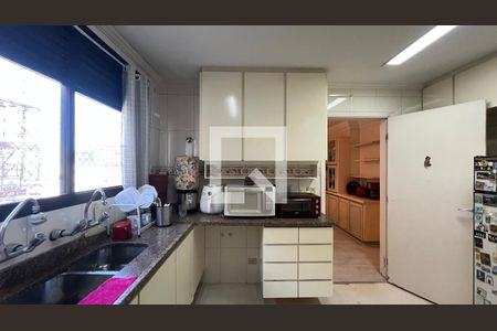 Cozinha de apartamento à venda com 4 quartos, 203m² em Cerqueira César, São Paulo