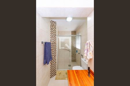 Banheiro da Suíte de apartamento para alugar com 3 quartos, 85m² em Alto Barroca, Belo Horizonte