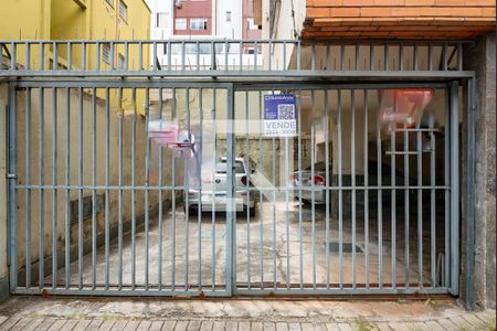 Placa de vende instalada na fachada do prédio (GANU-61) de apartamento para alugar com 3 quartos, 85m² em Alto Barroca, Belo Horizonte