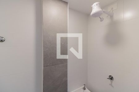 Banheiro de Serviço de apartamento à venda com 3 quartos, 114m² em Copacabana, Rio de Janeiro