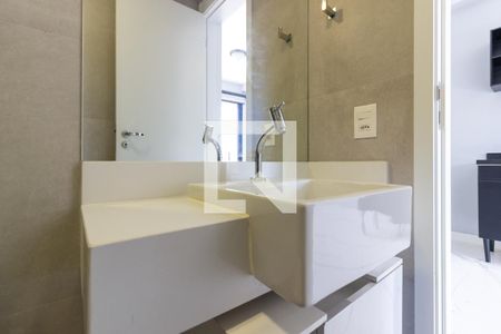 Banheiro de kitnet/studio para alugar com 1 quarto, 32m² em Sumarezinho, São Paulo