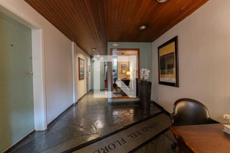 Hall de entrada de apartamento à venda com 3 quartos, 90m² em Bela Vista, São Paulo