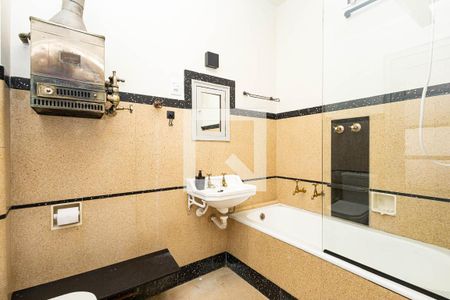 Banheiro de kitnet/studio para alugar com 1 quarto, 28m² em Centro Histórico de São Paulo, São Paulo