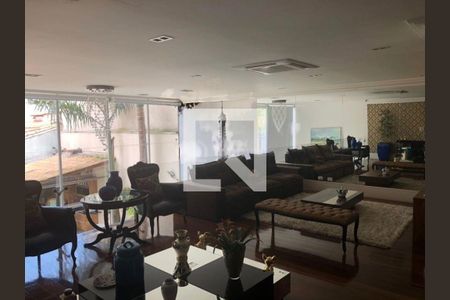 Casa à venda com 4 quartos, 350m² em Vila Progredior, São Paulo