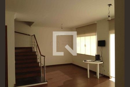 Casa à venda com 4 quartos, 466m² em Jardim Londrina, São Paulo