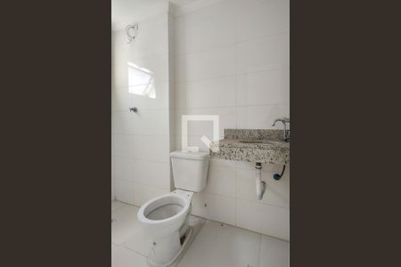 Banheiro da Suíte 1 de apartamento para alugar com 2 quartos, 82m² em Canto do Forte, Praia Grande