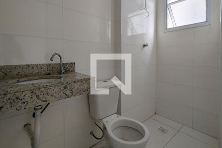 Banheiro da Suíte 1 de apartamento para alugar com 2 quartos, 82m² em Canto do Forte, Praia Grande