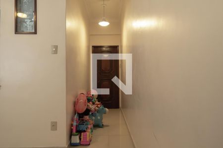 Corredor de apartamento para alugar com 2 quartos, 80m² em Penha Circular, Rio de Janeiro