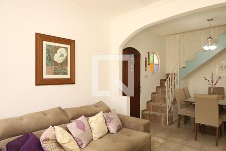 Sala de casa para alugar com 2 quartos, 105m² em Itaquera, São Paulo