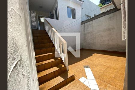 Quintal de casa à venda com 3 quartos, 180m² em Vila Monumento, São Paulo