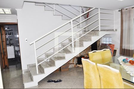 Casa para alugar com 250m², 3 quartos e 5 vagasscada Quartos
