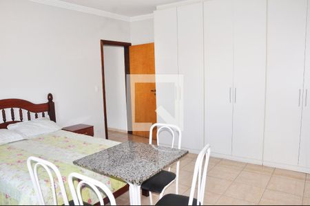 Casa para alugar com 250m², 3 quartos e 5 vagasSuíte 2
