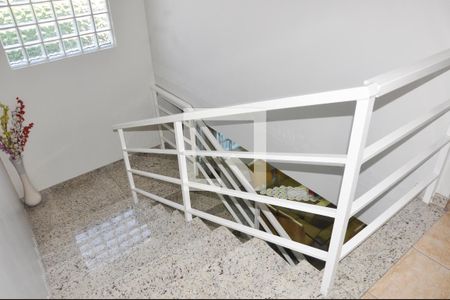 Casa para alugar com 250m², 3 quartos e 5 vagasEscada Quartos
