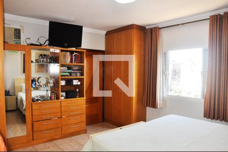 Casa para alugar com 250m², 3 quartos e 5 vagasSuíte