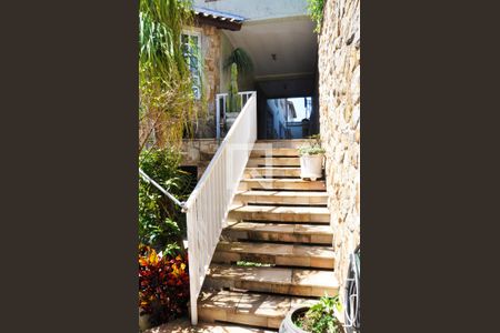 Casa para alugar com 250m², 3 quartos e 5 vagasEscada Externa