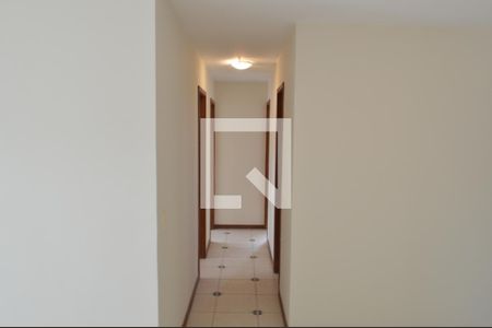 Corredor de apartamento para alugar com 3 quartos, 130m² em Jacarepaguá, Rio de Janeiro