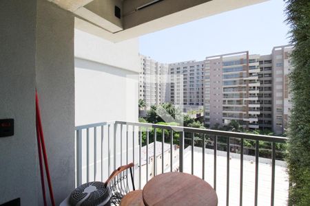 Varanda  de kitnet/studio para alugar com 1 quarto, 22m² em Indianópolis, São Paulo