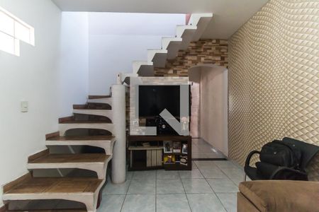 Sala de casa para alugar com 3 quartos, 180m² em Calmon Viana, Poá