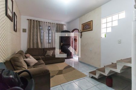 Sala de casa para alugar com 3 quartos, 180m² em Calmon Viana, Poá