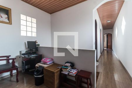 Corredor de casa para alugar com 3 quartos, 180m² em Calmon Viana, Poá
