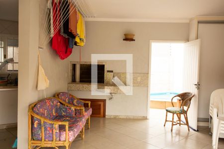 Garagem de casa à venda com 3 quartos, 200m² em Marechal Rondon, Canoas