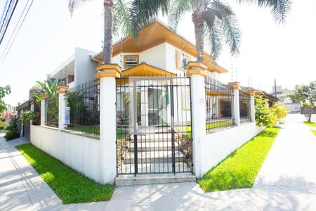 Fachada da casa de casa à venda com 3 quartos, 200m² em Marechal Rondon, Canoas