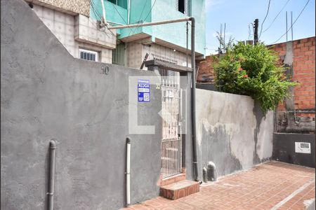 Fachada de casa para alugar com 2 quartos, 35m² em Jardim Ipe, São Paulo