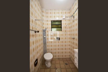 Banheiro de casa para alugar com 2 quartos, 35m² em Jardim Ipe, São Paulo