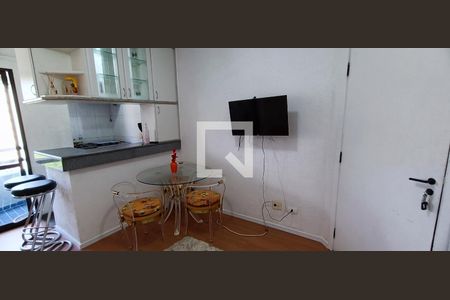 Sala/Cozinha de apartamento para alugar com 1 quarto, 30m² em Vila Suzana, São Paulo