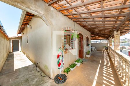 Varanda de casa à venda com 3 quartos, 411m² em Betânia, Belo Horizonte