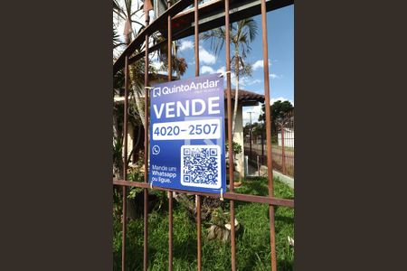Fachada de casa à venda com 3 quartos, 271m² em Jardim Itu, Porto Alegre