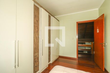 Quarto 3 de casa à venda com 3 quartos, 271m² em Jardim Itu, Porto Alegre