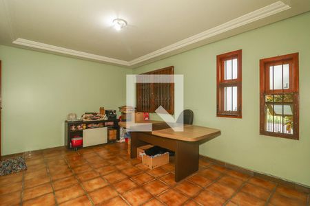 Sala de estar de casa à venda com 3 quartos, 271m² em Jardim Itu, Porto Alegre
