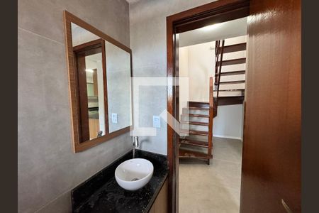 banheiro 2 de casa de condomínio à venda com 3 quartos, 102m² em Scharlau, São Leopoldo