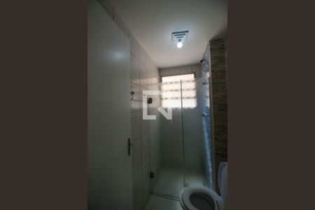 Banheiro de apartamento à venda com 2 quartos, 50m² em Vila Carmosina, São Paulo