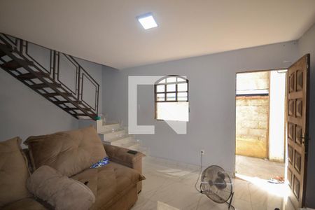 Sala de casa para alugar com 3 quartos, 200m² em Areia Branca, Belford Roxo