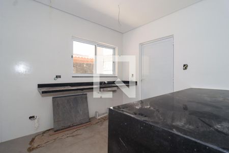 Cozinha de casa de condomínio à venda com 3 quartos, 103m² em Jardim Mirna, Taboão da Serra