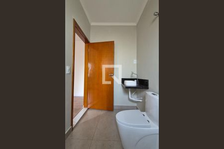 Casa à venda com 184m², 3 quartos e 4 vagasBanheiro da suíte 2
