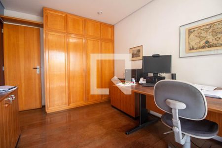 Escritório de casa à venda com 3 quartos, 525m² em Jardim dos Estados, São Paulo