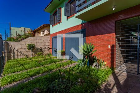 Quintal de casa para alugar com 3 quartos, 265m² em Jardim Carvalho, Porto Alegre