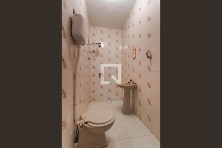Banheiro de Serviço de casa para alugar com 3 quartos, 265m² em Jardim Carvalho, Porto Alegre