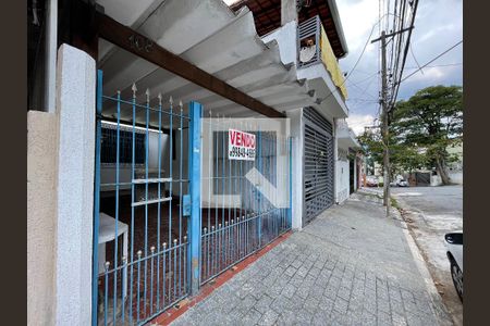 Fachada de casa à venda com 2 quartos, 100m² em Vila Gomes, São Paulo